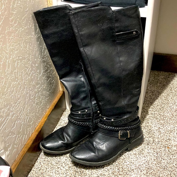 Rampage Shoes - Lightly worn rampage size 8